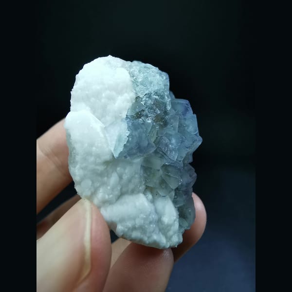Blue fluorite sheet on candle quartz — alternate view