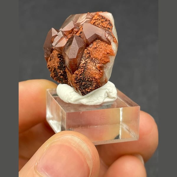 Red quartz from Shanxi — alternate view
