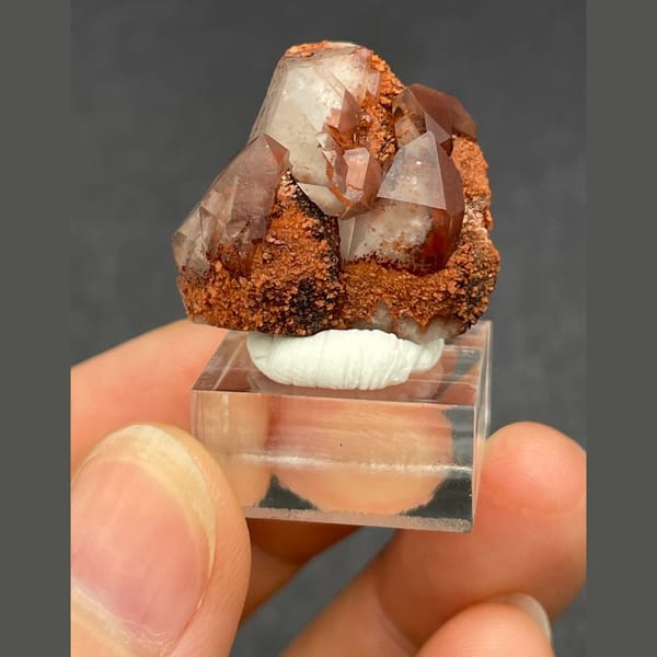Red quartz from Shanxi — detail view