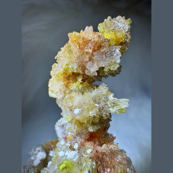 Yellow Creedite with Carlhintzeite 5.0 cm — detail view