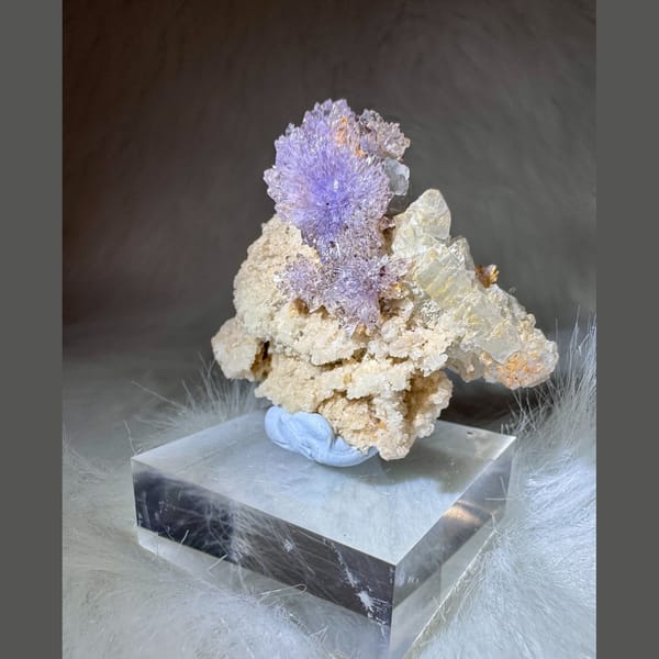 Lavender Creedite Flower on Matrix 5.2 cm — alternate view