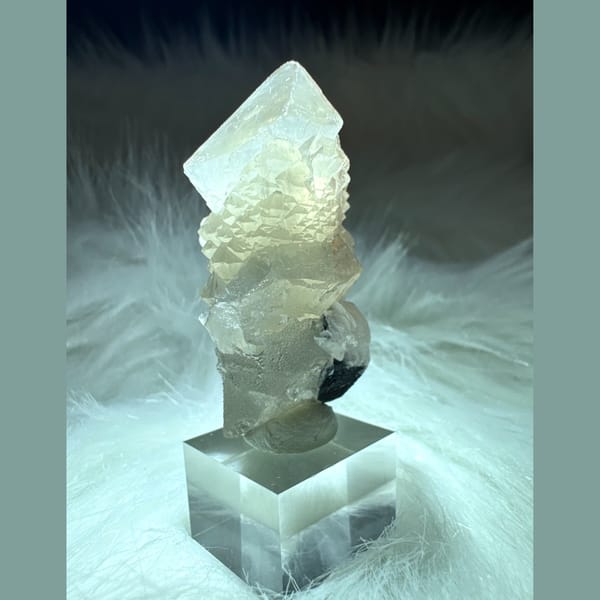 Quartz Scepter with Calcite Inner Mongolia 5.0 cm — detail view