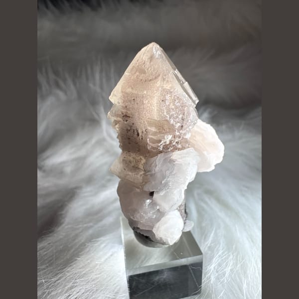 Quartz Scepter with Calcite Inner Mongolia 5.0 cm — detail view