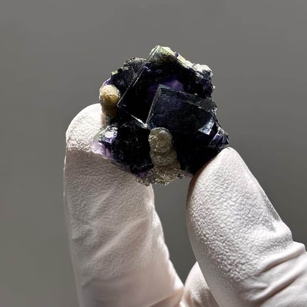 Fluorite Inner Mongolia 2.7 cm — alternate view