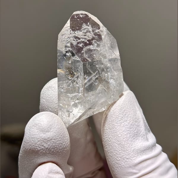 Quartz Crystal Xuebaoding 3.7 cm — alternate view