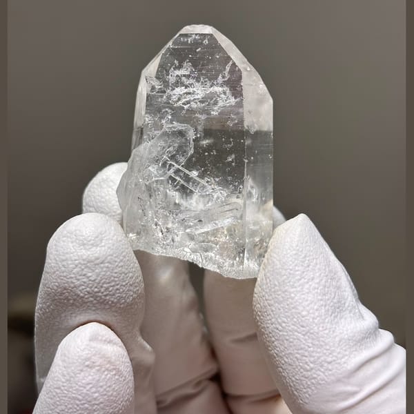 Quartz Crystal Xuebaoding 3.7 cm — alternate view