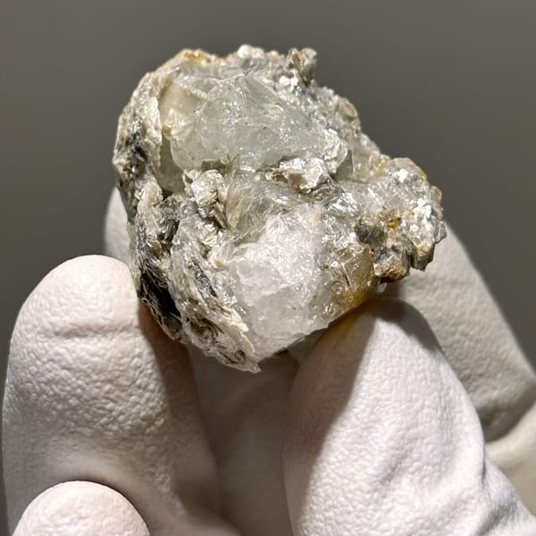 Aquamarine with Mica Xuebaoding 3.3 cm — alternate view