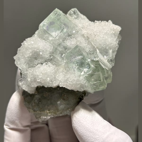 Fluorite with Quartz Zhejiang 7.4 cm — detail view