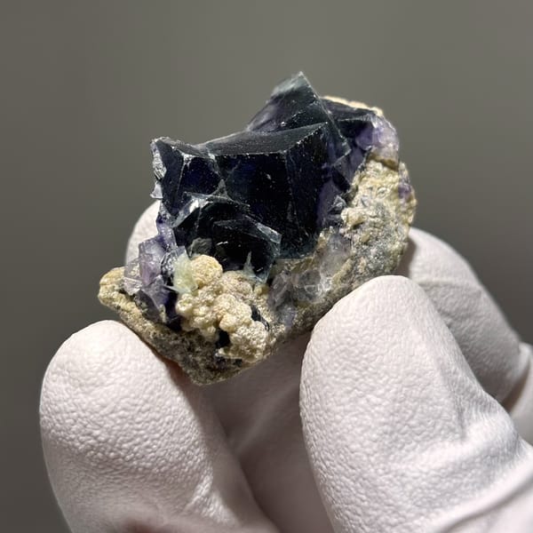 Fluorite Inner Mongolia 3.4 cm — complete view