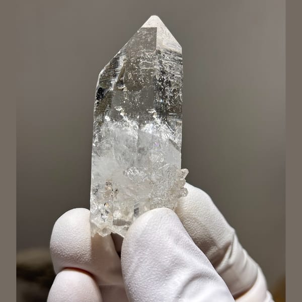 Quartz Point Xuebaoding 5.9 cm — alternate view