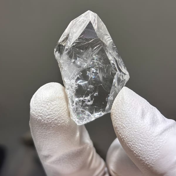 Quartz Crystal Xuebaoding 3.7 cm — complete view