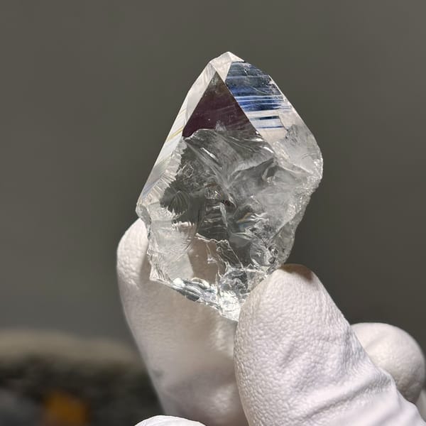Quartz Crystal Xuebaoding 3.7 cm — alternate view