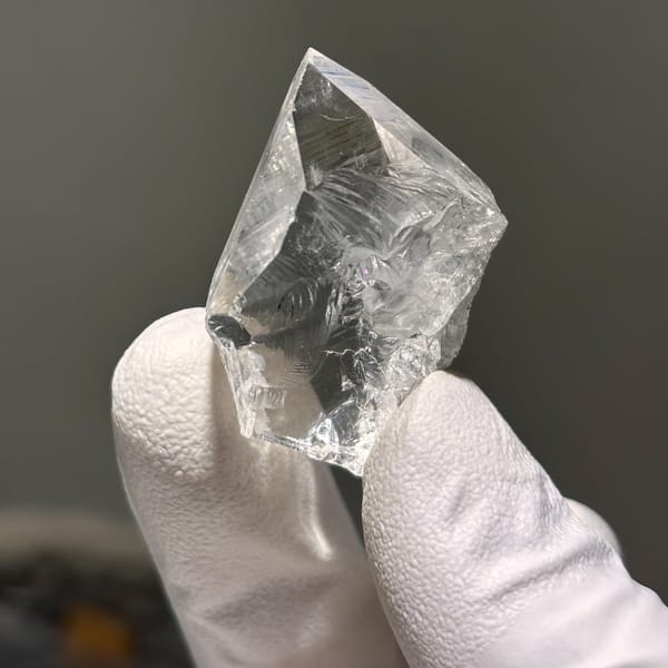 Quartz Crystal Xuebaoding 3.7 cm — alternate view