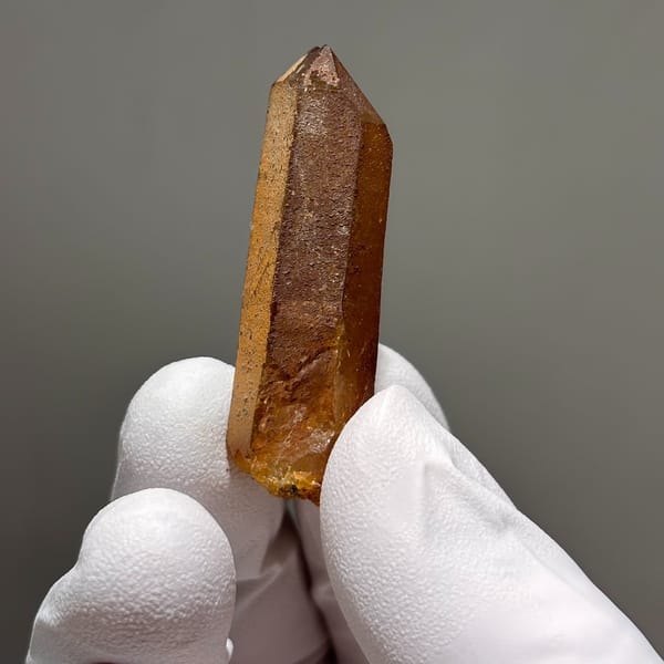 Quartz Floater Xuebaoding 4.3 cm — alternate view