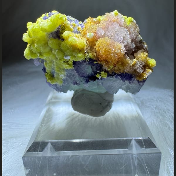 Creedite, Fluorite and Carlhintzeite Cluster 3.5 cm — complete view