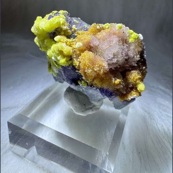 Creedite, Fluorite and Carlhintzeite Cluster 3.5 cm — alternate view