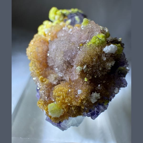 Creedite, Fluorite and Carlhintzeite Cluster 3.5 cm — detail view