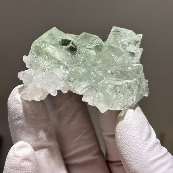 Green Fluorite with Quartz Zhejiang 5.7 cm — detail view