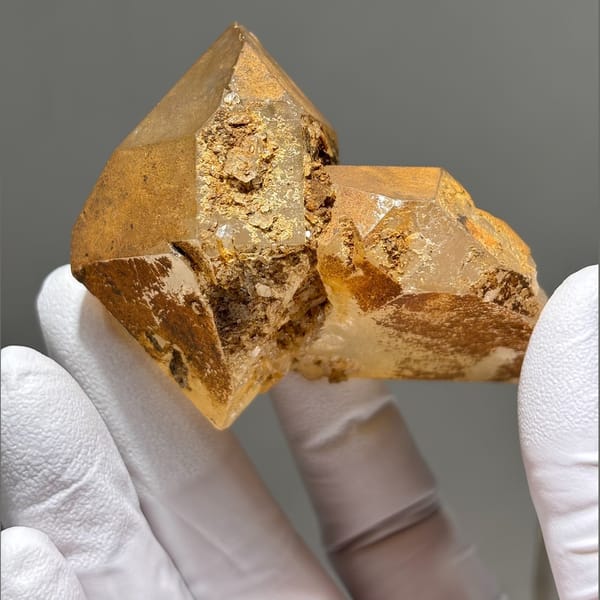 Golden Quartz Cluster Xuebaoding 7.1 cm — detail view