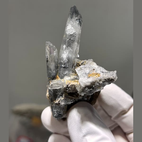 Quartz Cluster on Matrix Jinkouhe 6.4 cm — alternate view
