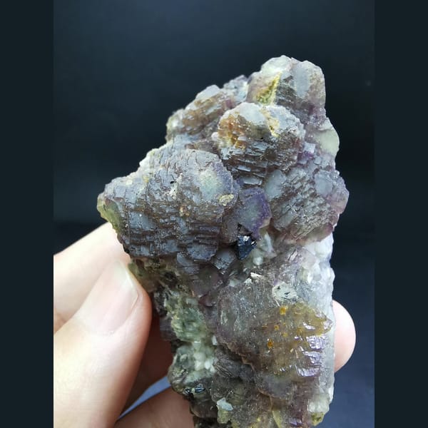 Stepped fluorite with quartz and marmatite from Huanggangliang — complete view