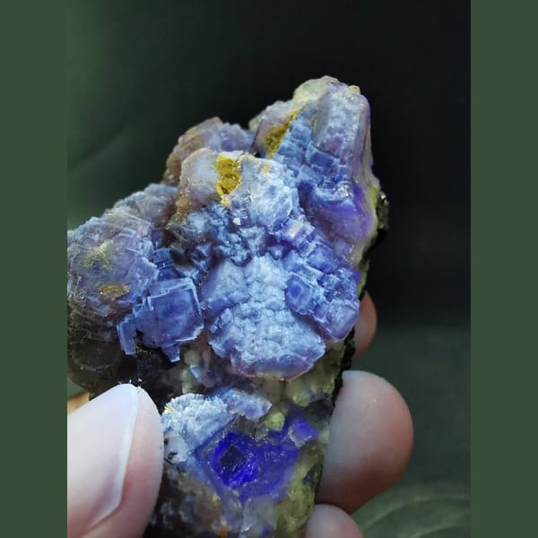 Stepped fluorite with quartz and marmatite from Huanggangliang — alternate view
