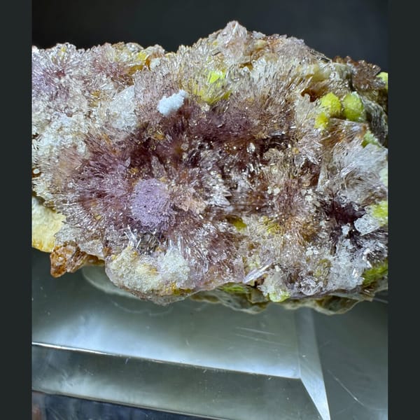 Creedite and Carlhintzeite Plate 6.5 cm — detail view