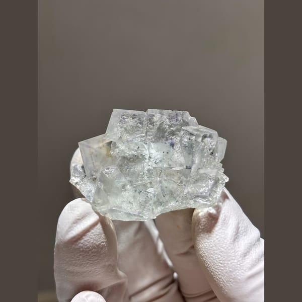 Transparent bright fluorite cluster from Yaogangxian — alternate view