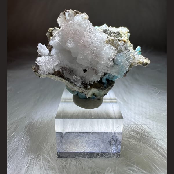 Blue Gibbsite with Creedite 4.0 cm — complete view