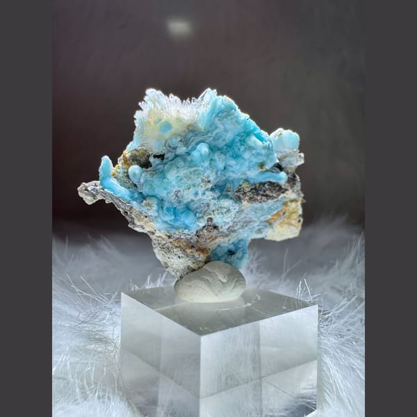 Blue Gibbsite with Creedite 4.0 cm — detail view