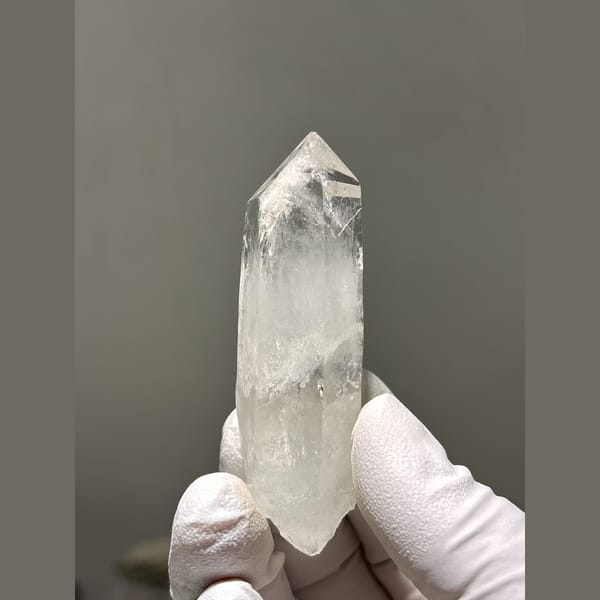 Clear quartz point from Xuebaoding — alternate view