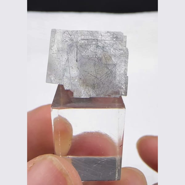 Fluorite Cube with Bismuthinite Yaogangxian 1.5 cm — complete view