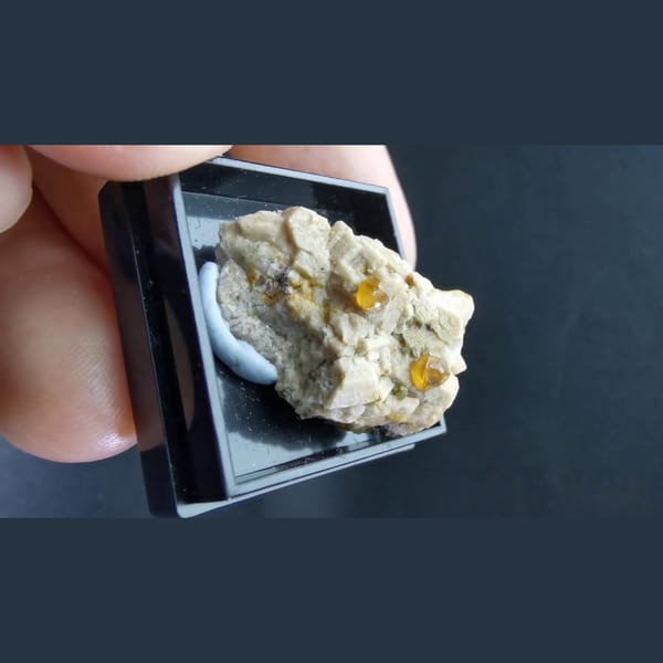 Spessartine on feldspar from Fujian — alternate view