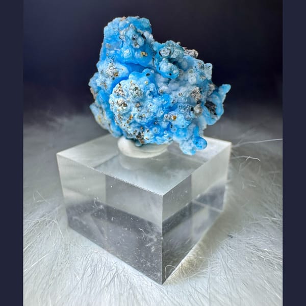 Bright Blue Gibbsite 2.0 cm — alternate view