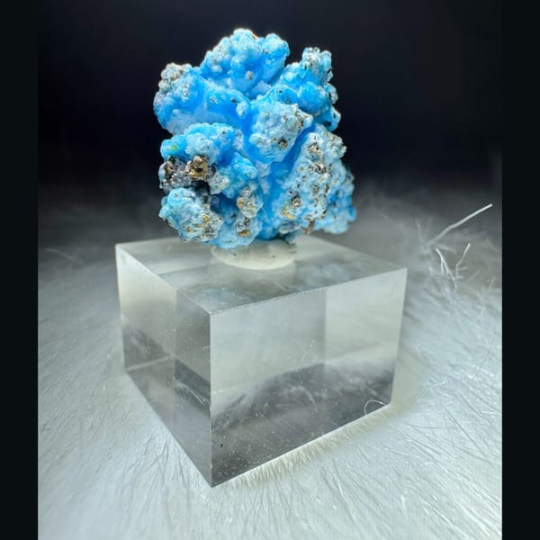 Bright Blue Gibbsite 2.0 cm — alternate view