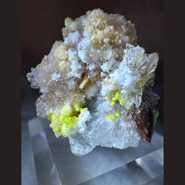 Creedite, Carlhintzeite and Fluorite 3.0 cm — detail view