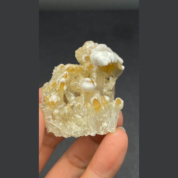 Golden-yellow hexagonal quartz with white dolomite from Jinkouhe — alternate view