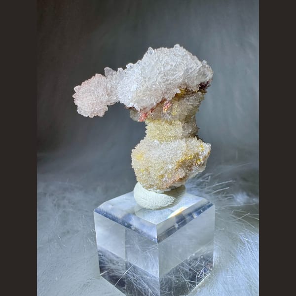White Creedite with Pink Tint 3.0 cm — complete view