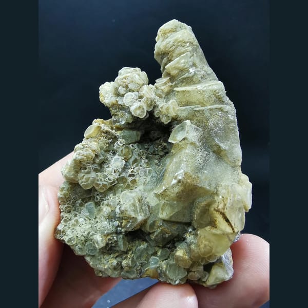 Honeycomb calcite — complete view