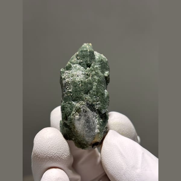 Castle-form quartz with green chlorite phantoms from Tibet — alternate view