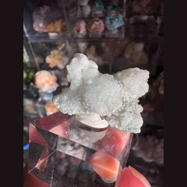 White Creedite Cluster 5.0 cm — complete view