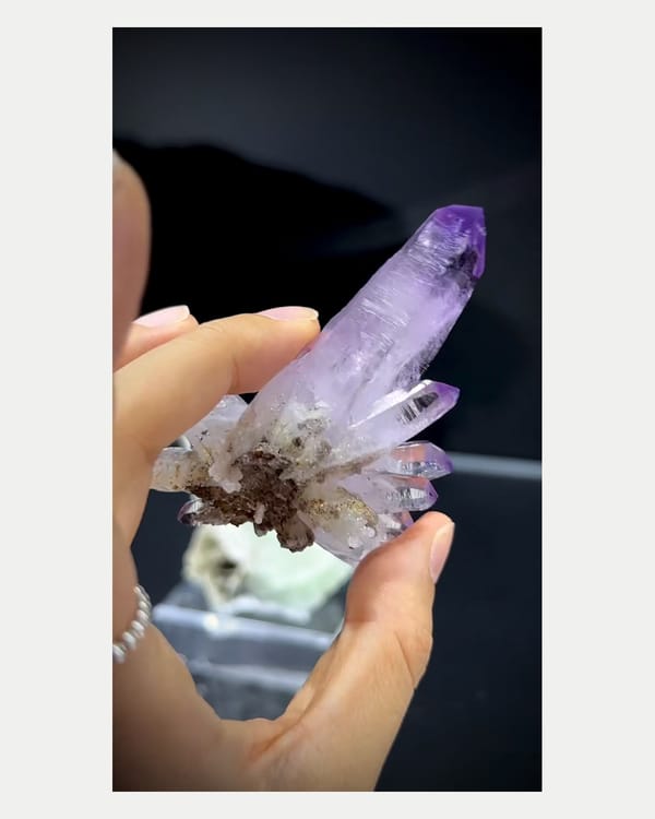 Complete right side view of Mexican quartz flower cluster