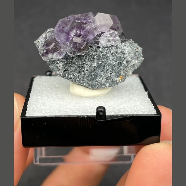 Large fluorite from Fujian — complete view