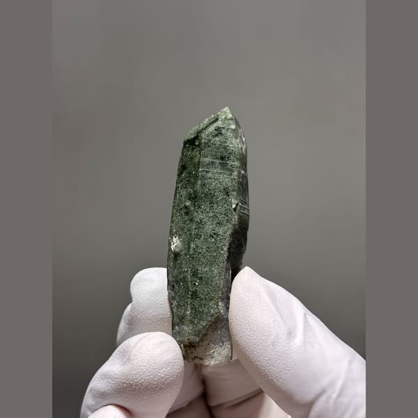 Slender green chlorite quartz floater from Tibet — alternate view