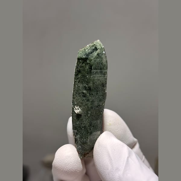 Slender green chlorite quartz floater from Tibet — alternate view