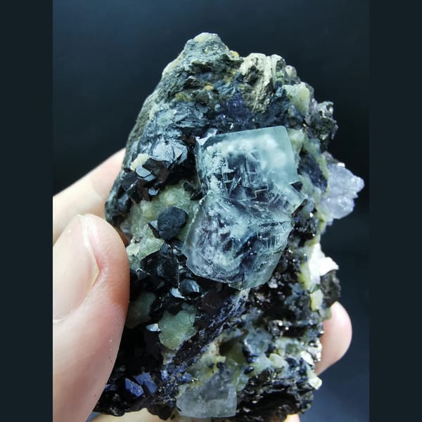 Fluorite with marmatite, pyrrhotite and mica — complete view