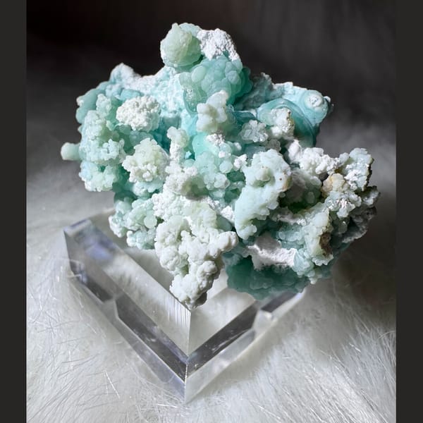 Blue-Green and White Gibbsite 5.0 cm — alternate view