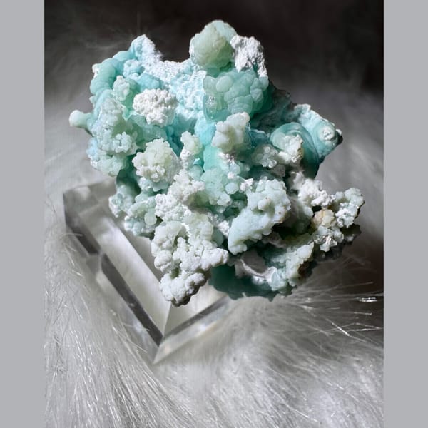 Blue-Green and White Gibbsite 5.0 cm — detail view