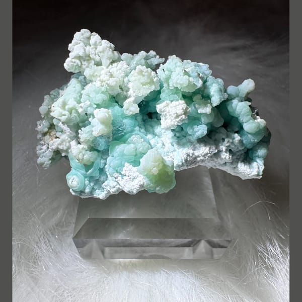 Blue-Green and White Gibbsite 5.0 cm — detail view