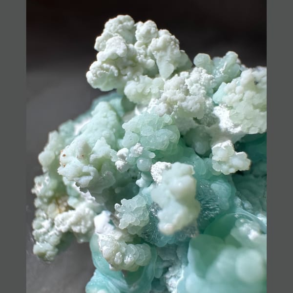 Blue-Green and White Gibbsite 5.0 cm — detail view